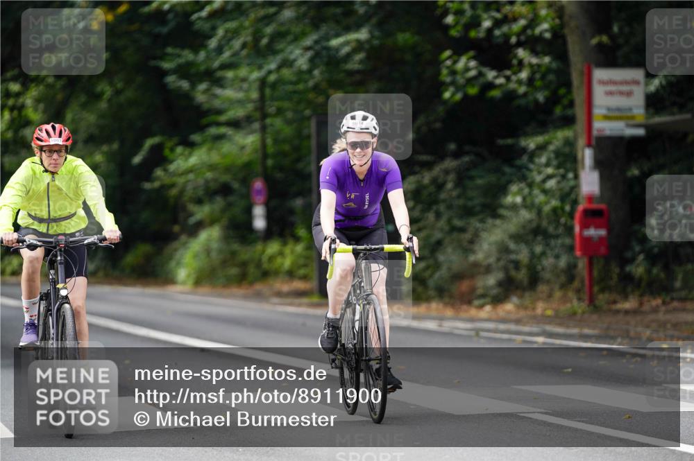 14.09.2025 - Stadtparktriathlon Michael Burmester http://msf.ph/oto/8911900 14.09.2025 11:22:08 Radfahren 842, 855, 929, 939, 952, 964, 972, 978, 1007, 1014, 1017 meine-sportfotos.de