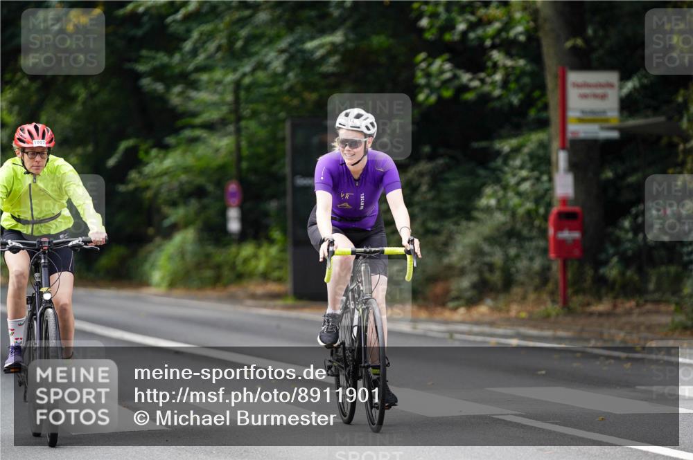 14.09.2025 - Stadtparktriathlon Michael Burmester http://msf.ph/oto/8911901 14.09.2025 11:22:08 Radfahren 842, 855, 929, 939, 952, 964, 972, 978, 1007, 1014, 1017 meine-sportfotos.de
