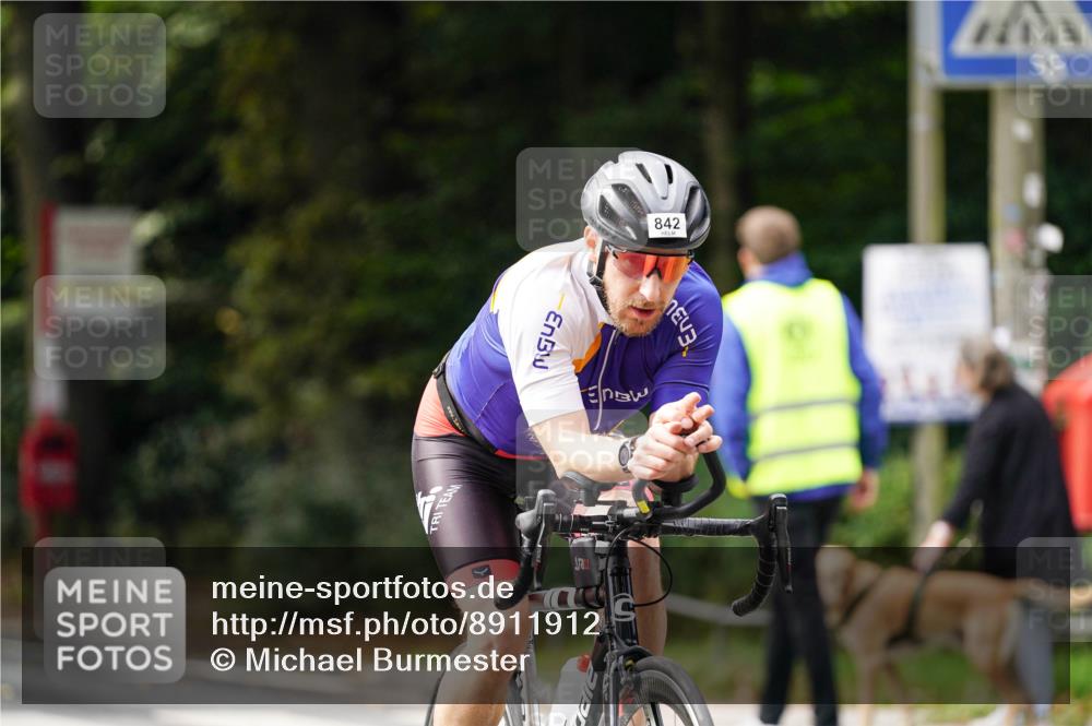 14.09.2025 - Stadtparktriathlon Michael Burmester http://msf.ph/oto/8911912 14.09.2025 11:22:14 Radfahren 842, 855, 929, 952, 964, 972, 997, 1007, 1014 meine-sportfotos.de