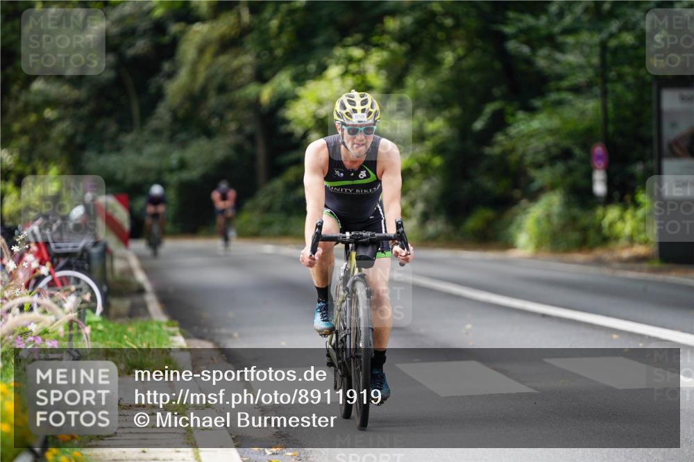14.09.2025 - Stadtparktriathlon Michael Burmester http://msf.ph/oto/8911919 14.09.2025 11:22:23 Radfahren 850, 997 meine-sportfotos.de