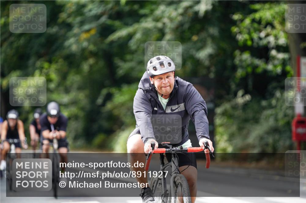 14.09.2025 - Stadtparktriathlon Michael Burmester http://msf.ph/oto/8911927 14.09.2025 11:22:39 Radfahren 857, 870, 875, 892, 901, 957, 958, 998 meine-sportfotos.de