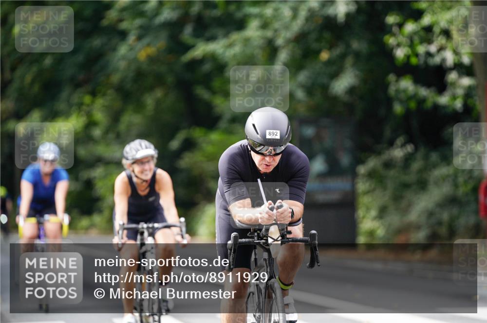 14.09.2025 - Stadtparktriathlon Michael Burmester http://msf.ph/oto/8911929 14.09.2025 11:22:40 Radfahren 857, 870, 875, 892, 957, 958, 998 meine-sportfotos.de