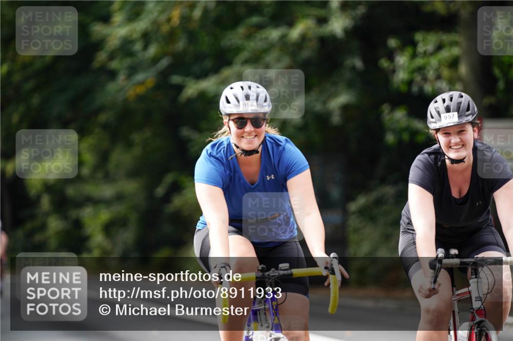 14.09.2025 - Stadtparktriathlon Michael Burmester http://msf.ph/oto/8911933 14.09.2025 11:22:43 Radfahren 857, 862, 870, 875, 892, 921, 957, 958, 998 meine-sportfotos.de