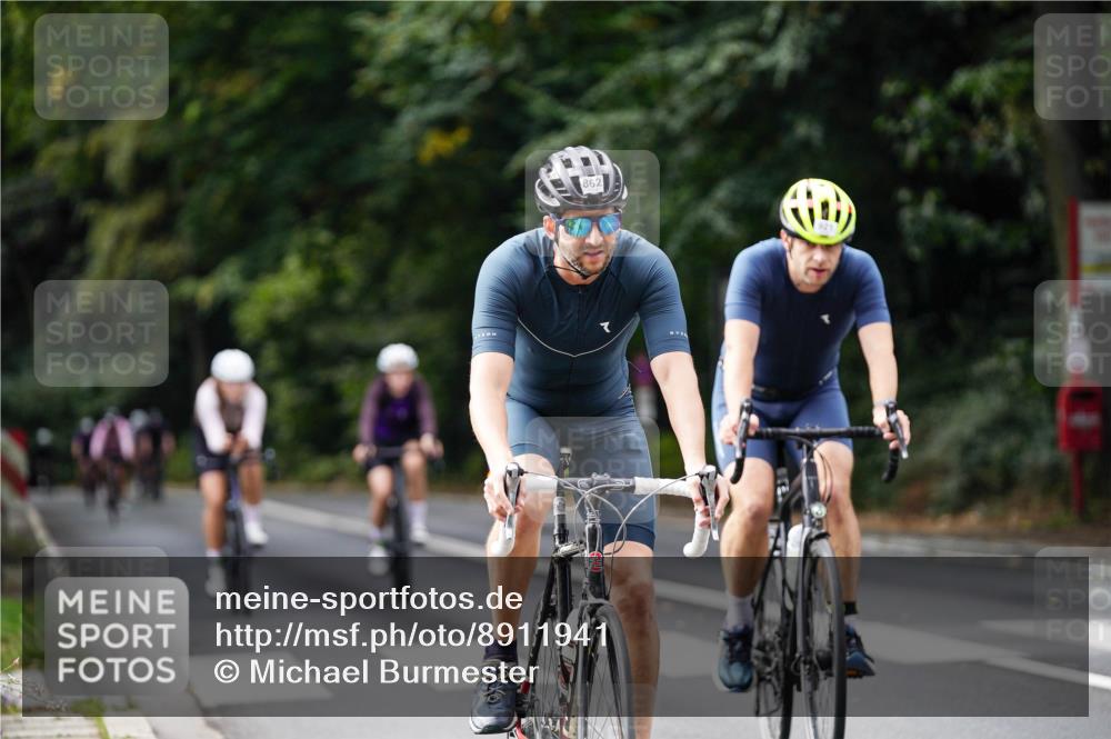 14.09.2025 - Stadtparktriathlon Michael Burmester http://msf.ph/oto/8911941 14.09.2025 11:22:49 Radfahren 862, 870, 875, 921, 957, 958, 1001, 1002 meine-sportfotos.de