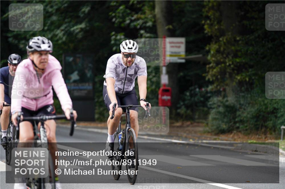14.09.2025 - Stadtparktriathlon Michael Burmester http://msf.ph/oto/8911949 14.09.2025 11:22:58 Radfahren 829, 831, 851, 882, 918, 920, 948, 963, 974, 1001, 1002 meine-sportfotos.de