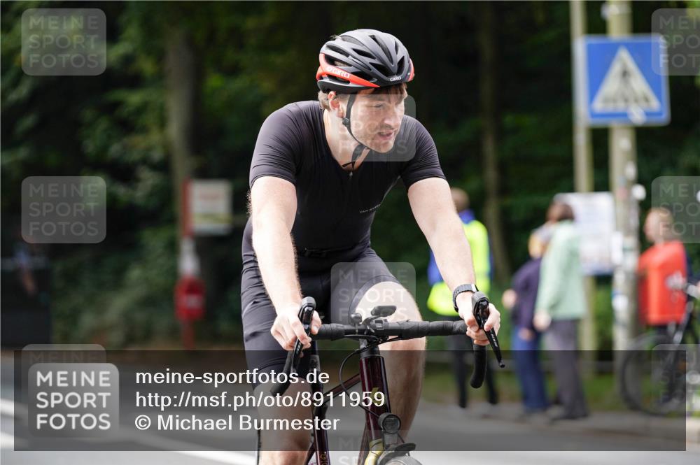 14.09.2025 - Stadtparktriathlon Michael Burmester http://msf.ph/oto/8911959 14.09.2025 11:23:03 Radfahren 829, 831, 851, 882, 918, 920, 946, 948, 963, 974 meine-sportfotos.de