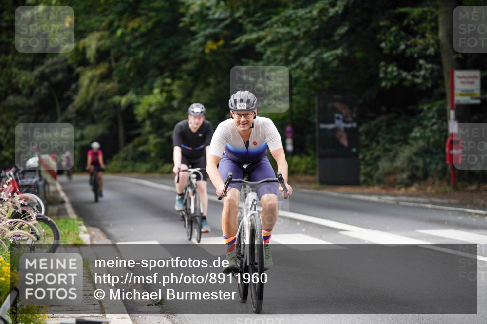 14.09.2025 - Stadtparktriathlon Michael Burmester http://msf.ph/oto/8911960 14.09.2025 11:23:04 Radfahren 829, 831, 851, 882, 918, 920, 946, 948, 963, 974 meine-sportfotos.de