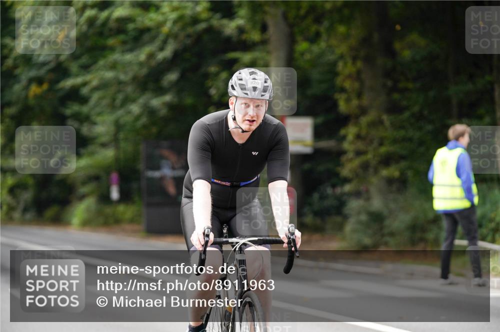 14.09.2025 - Stadtparktriathlon Michael Burmester http://msf.ph/oto/8911963 14.09.2025 11:23:06 Radfahren 829, 851, 882, 920, 946, 948, 963 meine-sportfotos.de