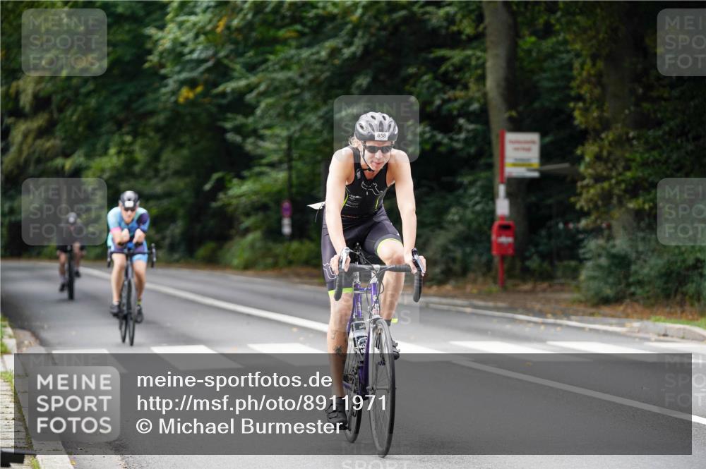 14.09.2025 - Stadtparktriathlon Michael Burmester http://msf.ph/oto/8911971 14.09.2025 11:23:31 Radfahren 858, 888, 966 meine-sportfotos.de