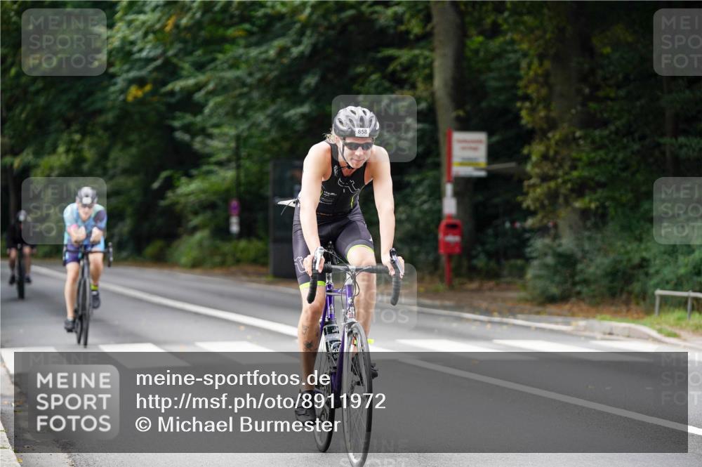 14.09.2025 - Stadtparktriathlon Michael Burmester http://msf.ph/oto/8911972 14.09.2025 11:23:31 Radfahren 858, 888, 966 meine-sportfotos.de