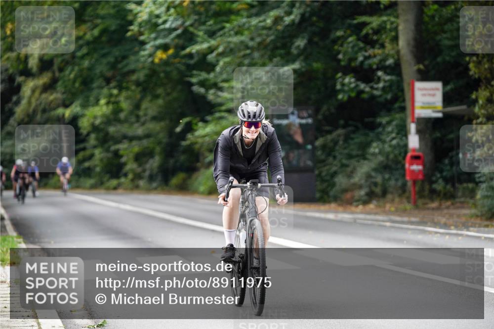 14.09.2025 - Stadtparktriathlon Michael Burmester http://msf.ph/oto/8911975 14.09.2025 11:23:35 Radfahren 849, 858, 888, 966 meine-sportfotos.de