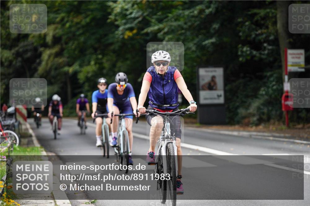 14.09.2025 - Stadtparktriathlon Michael Burmester http://msf.ph/oto/8911983 14.09.2025 11:23:45 Radfahren 849, 893, 936, 940, 943, 994, 1005, 1008, 1011 meine-sportfotos.de