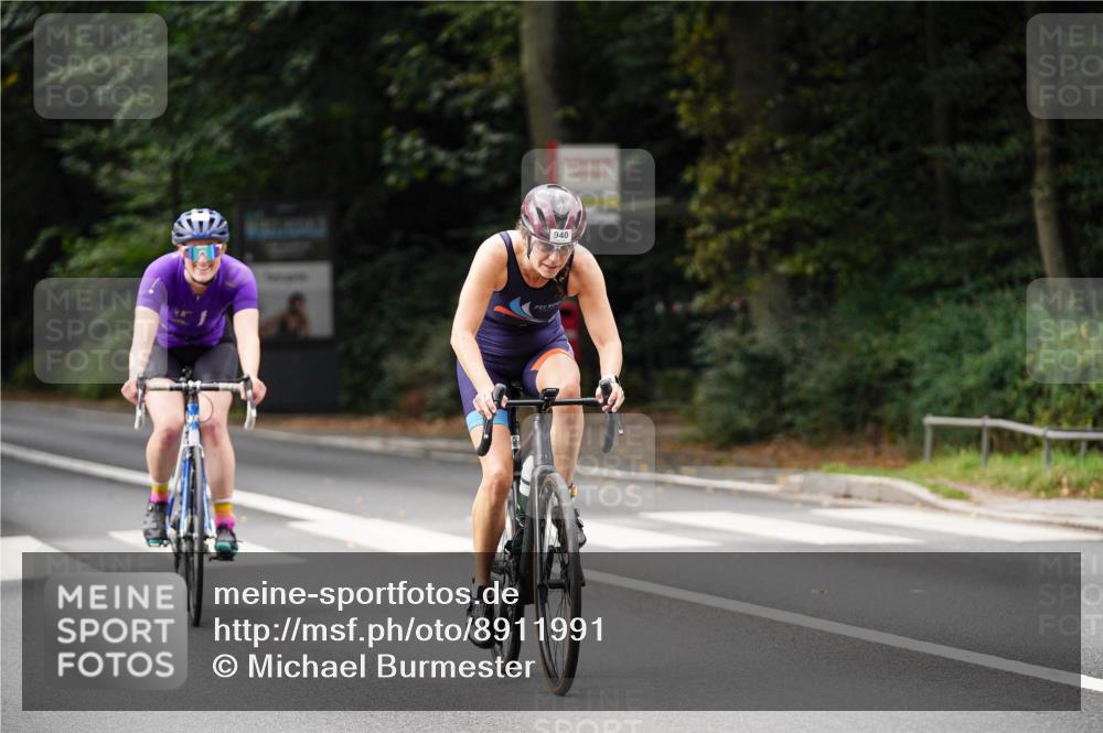 14.09.2025 - Stadtparktriathlon Michael Burmester http://msf.ph/oto/8911991 14.09.2025 11:23:49 Radfahren 824, 893, 936, 940, 943, 994, 1005, 1008, 1011 meine-sportfotos.de