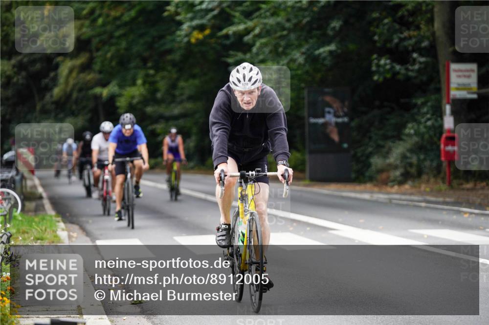 14.09.2025 - Stadtparktriathlon Michael Burmester http://msf.ph/oto/8912005 14.09.2025 11:24:01 Radfahren 823, 824, 876, 878, 895, 915, 924, 986, 987 meine-sportfotos.de