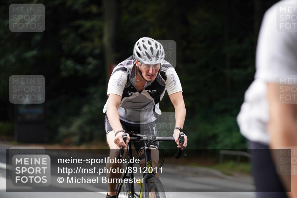 14.09.2025 - Stadtparktriathlon Michael Burmester http://msf.ph/oto/8912011 14.09.2025 11:24:05 Radfahren 823, 876, 878, 894, 895, 915, 924, 970, 986, 987 meine-sportfotos.de