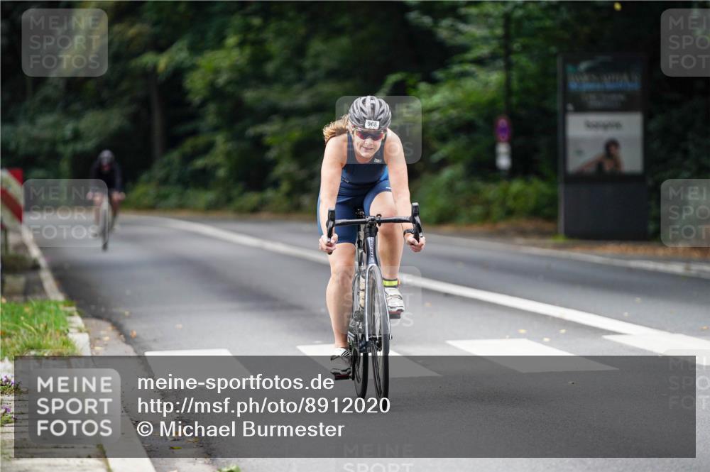 14.09.2025 - Stadtparktriathlon Michael Burmester http://msf.ph/oto/8912020 14.09.2025 11:24:17 Radfahren 894, 968, 970, 980 meine-sportfotos.de