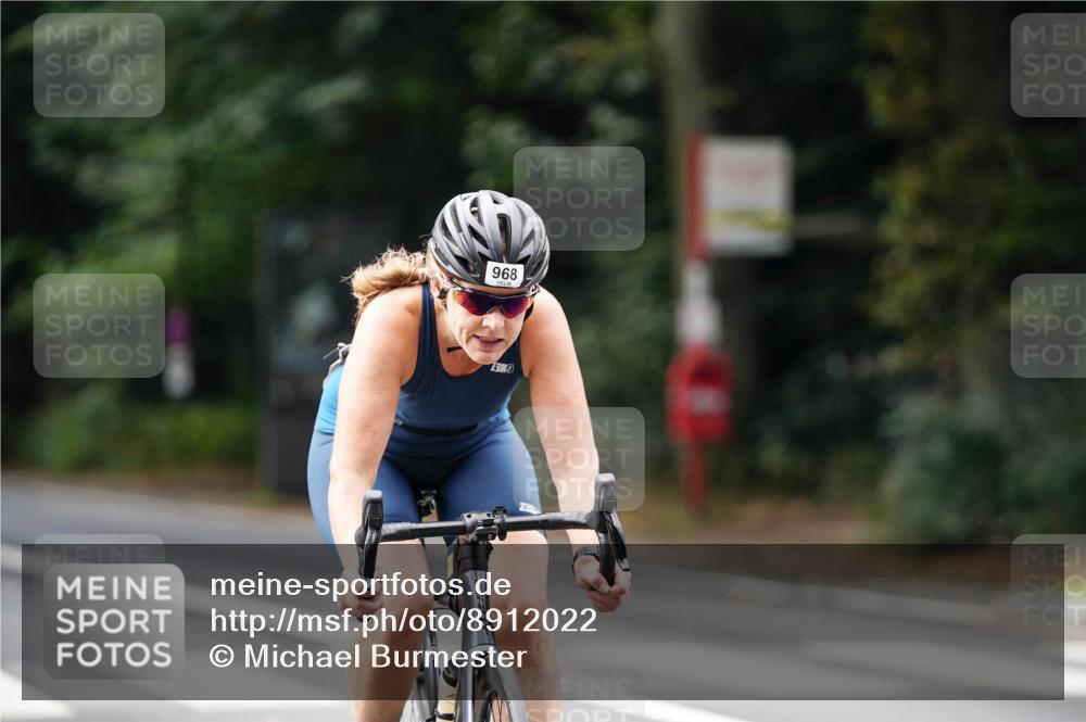 14.09.2025 - Stadtparktriathlon Michael Burmester http://msf.ph/oto/8912022 14.09.2025 11:24:18 Radfahren 894, 968, 970, 980 meine-sportfotos.de