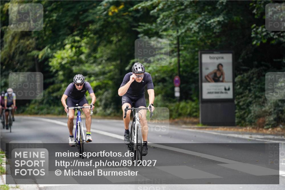 14.09.2025 - Stadtparktriathlon Michael Burmester http://msf.ph/oto/8912027 14.09.2025 11:24:40 Radfahren 756, 877, 900 meine-sportfotos.de