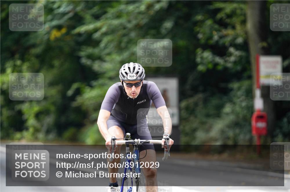 14.09.2025 - Stadtparktriathlon Michael Burmester http://msf.ph/oto/8912029 14.09.2025 11:24:41 Radfahren 756, 877, 900, 962 meine-sportfotos.de