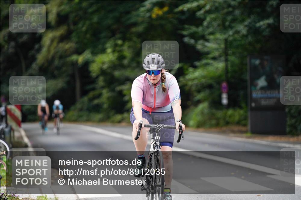 14.09.2025 - Stadtparktriathlon Michael Burmester http://msf.ph/oto/8912035 14.09.2025 11:24:48 Radfahren 756, 950, 962, 967 meine-sportfotos.de