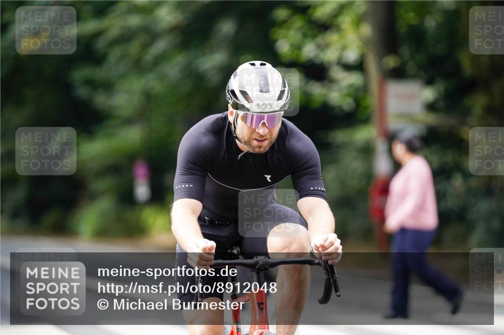 14.09.2025 - Stadtparktriathlon Michael Burmester http://msf.ph/oto/8912048 14.09.2025 11:25:21 Radfahren 909 meine-sportfotos.de
