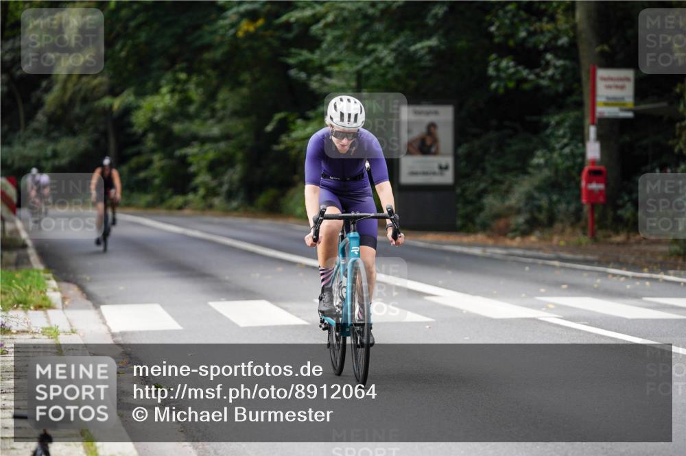 14.09.2025 - Stadtparktriathlon Michael Burmester http://msf.ph/oto/8912064 14.09.2025 11:26:05 Radfahren 930, 951, 1006 meine-sportfotos.de