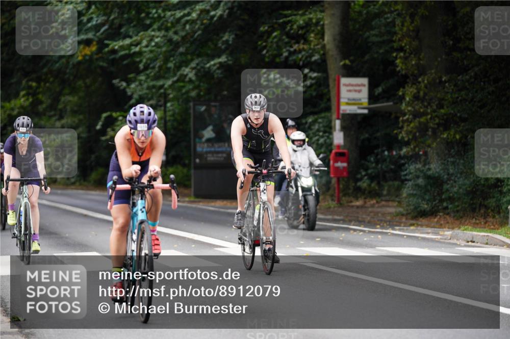 14.09.2025 - Stadtparktriathlon Michael Burmester http://msf.ph/oto/8912079 14.09.2025 11:26:27 Radfahren 846, 902, 926, 934, 935, 993, 1015 meine-sportfotos.de