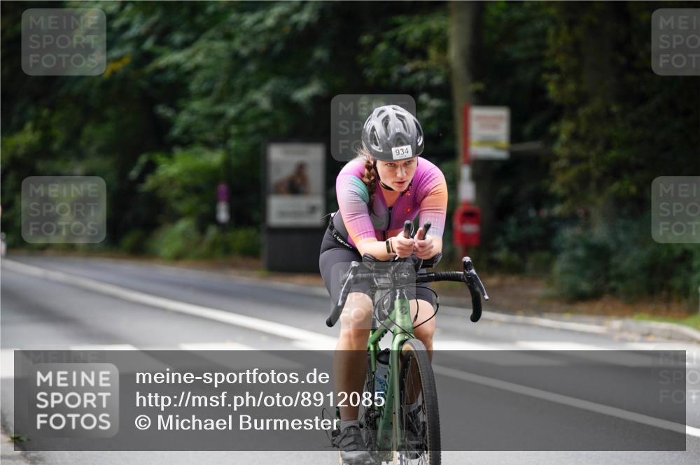 14.09.2025 - Stadtparktriathlon Michael Burmester http://msf.ph/oto/8912085 14.09.2025 11:26:30 Radfahren 846, 902, 926, 931, 934, 935, 976, 993, 1015 meine-sportfotos.de