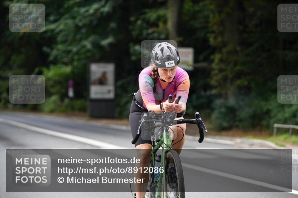 14.09.2025 - Stadtparktriathlon Michael Burmester http://msf.ph/oto/8912086 14.09.2025 11:26:30 Radfahren 846, 902, 926, 931, 934, 935, 976, 993, 1015 meine-sportfotos.de