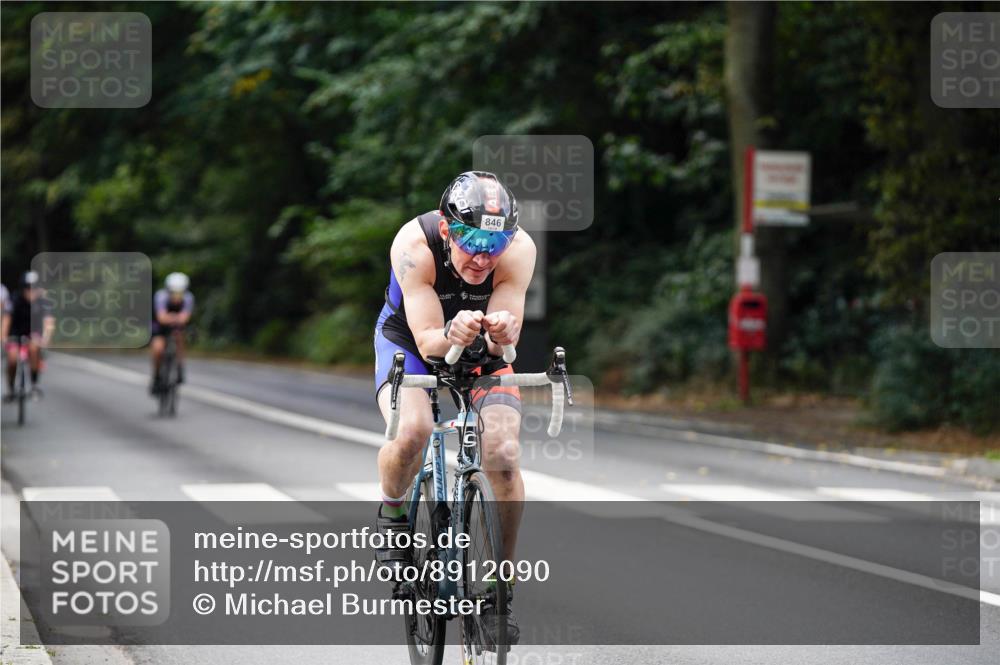 14.09.2025 - Stadtparktriathlon Michael Burmester http://msf.ph/oto/8912090 14.09.2025 11:26:33 Radfahren 846, 902, 911, 926, 931, 934, 942, 961, 976, 1015 meine-sportfotos.de