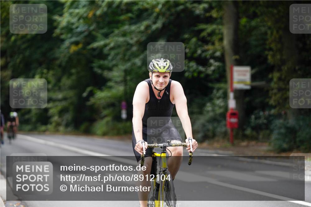 14.09.2025 - Stadtparktriathlon Michael Burmester http://msf.ph/oto/8912104 14.09.2025 11:26:49 Radfahren 868, 898, 905, 914, 932, 969, 985 meine-sportfotos.de