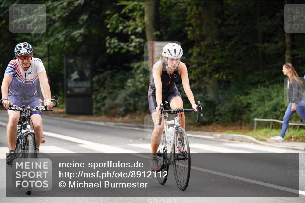14.09.2025 - Stadtparktriathlon Michael Burmester http://msf.ph/oto/8912112 14.09.2025 11:26:56 Radfahren 868, 898, 932, 969, 985, 995 meine-sportfotos.de