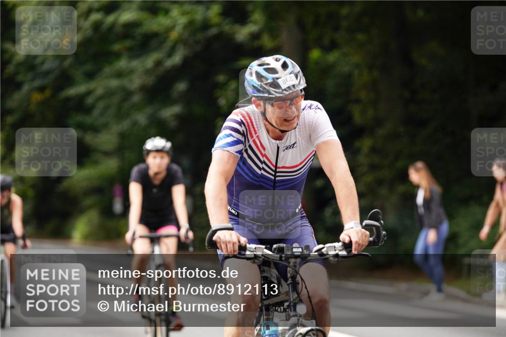 14.09.2025 - Stadtparktriathlon Michael Burmester http://msf.ph/oto/8912113 14.09.2025 11:26:57 Radfahren 868, 898, 932, 969, 985, 995 meine-sportfotos.de