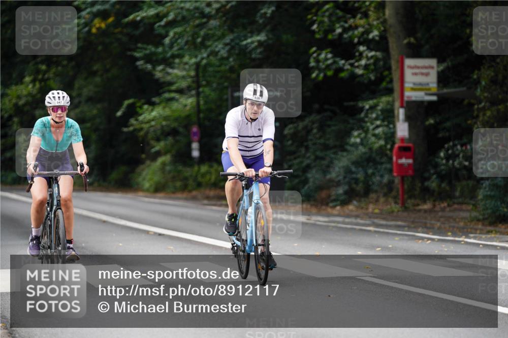 14.09.2025 - Stadtparktriathlon Michael Burmester http://msf.ph/oto/8912117 14.09.2025 11:27:18 Radfahren 836, 867, 874, 947, 979, 996 meine-sportfotos.de