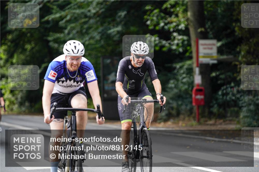 14.09.2025 - Stadtparktriathlon Michael Burmester http://msf.ph/oto/8912145 14.09.2025 11:27:49 Radfahren 833, 853, 872, 890, 897, 944, 990, 1009, 1016, 1020 meine-sportfotos.de