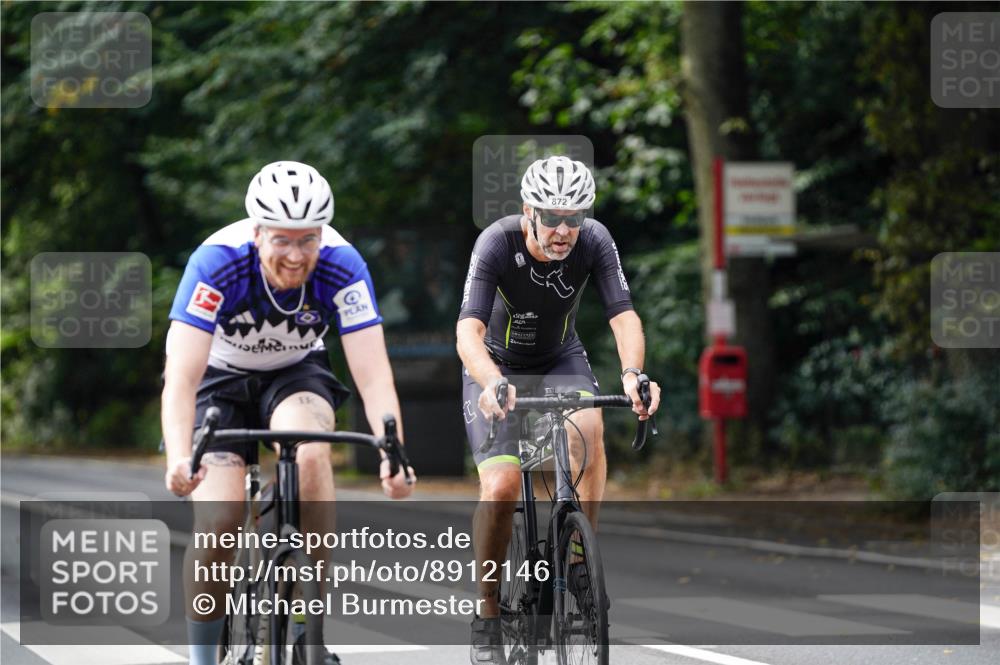 14.09.2025 - Stadtparktriathlon Michael Burmester http://msf.ph/oto/8912146 14.09.2025 11:27:49 Radfahren 833, 853, 872, 890, 897, 944, 990, 1009, 1016, 1020 meine-sportfotos.de