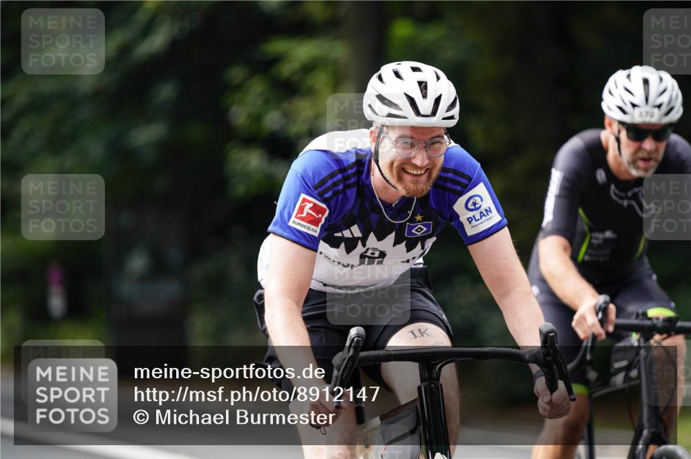 14.09.2025 - Stadtparktriathlon Michael Burmester http://msf.ph/oto/8912147 14.09.2025 11:27:50 Radfahren 833, 853, 872, 890, 897, 944, 990, 1009, 1016 meine-sportfotos.de