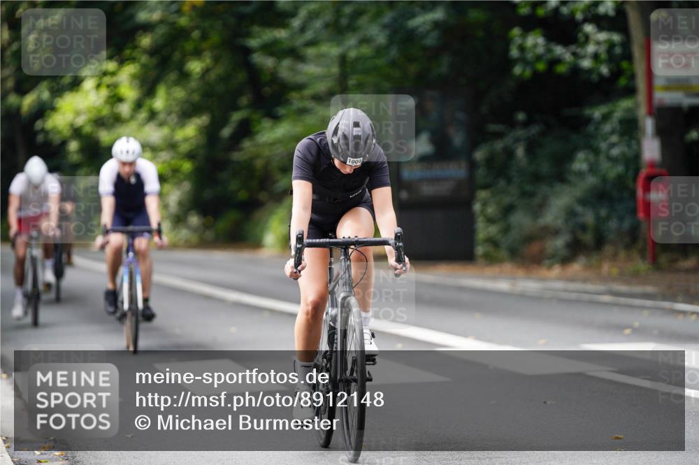 14.09.2025 - Stadtparktriathlon Michael Burmester http://msf.ph/oto/8912148 14.09.2025 11:27:51 Radfahren 833, 848, 853, 872, 890, 897, 944, 990, 1009, 1016 meine-sportfotos.de