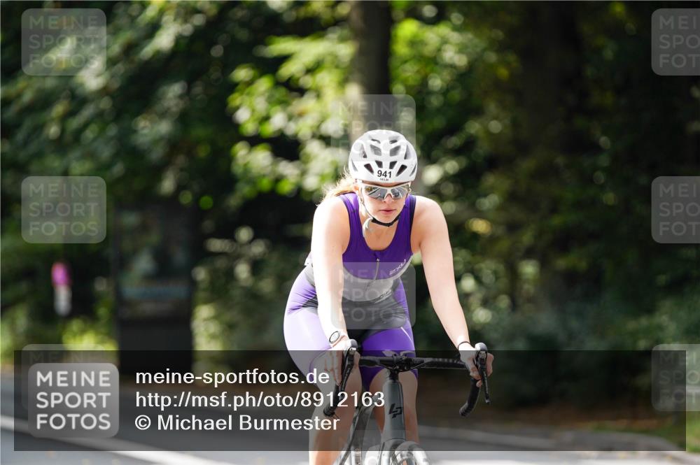 14.09.2025 - Stadtparktriathlon Michael Burmester http://msf.ph/oto/8912163 14.09.2025 11:28:05 Radfahren 848, 854, 916, 925, 941 meine-sportfotos.de