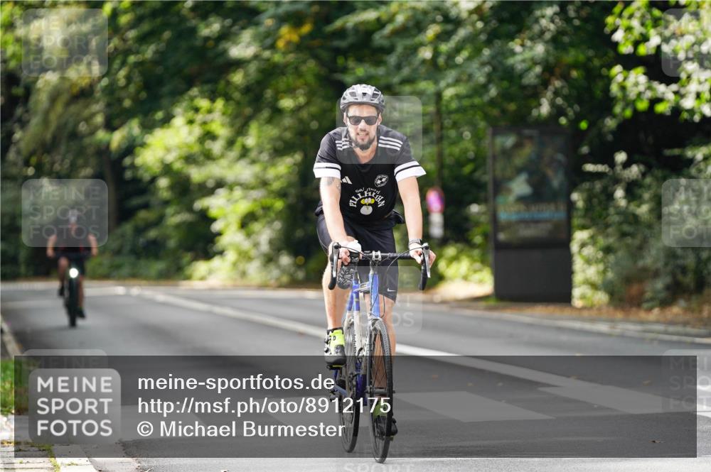 14.09.2025 - Stadtparktriathlon Michael Burmester http://msf.ph/oto/8912175 14.09.2025 11:28:29 Radfahren 861, 975 meine-sportfotos.de