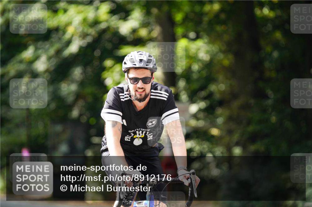 14.09.2025 - Stadtparktriathlon Michael Burmester http://msf.ph/oto/8912176 14.09.2025 11:28:30 Radfahren 861, 975 meine-sportfotos.de