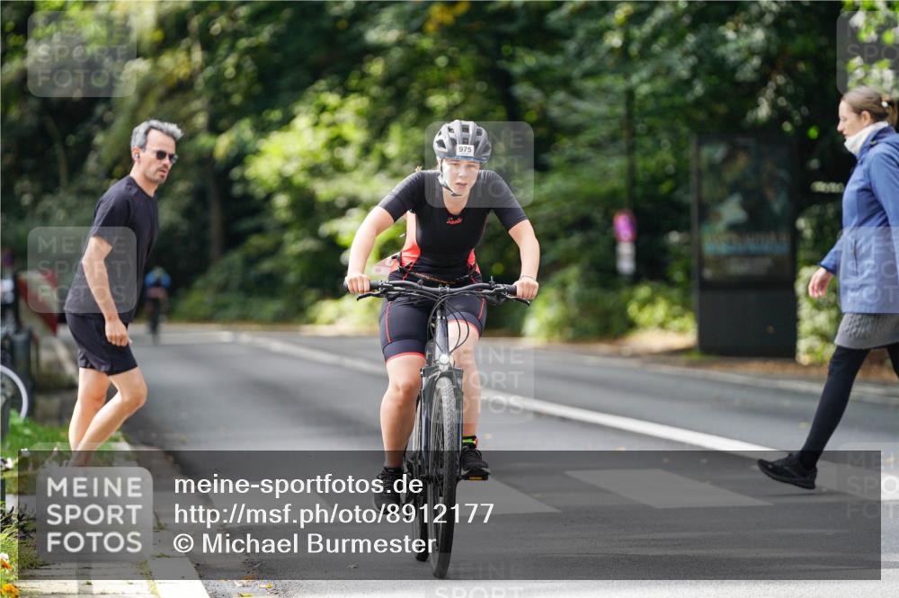 14.09.2025 - Stadtparktriathlon Michael Burmester http://msf.ph/oto/8912177 14.09.2025 11:28:33 Radfahren 861, 975 meine-sportfotos.de
