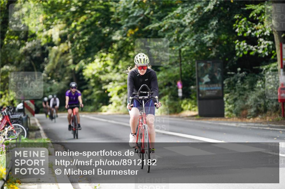 14.09.2025 - Stadtparktriathlon Michael Burmester http://msf.ph/oto/8912182 14.09.2025 11:28:44 Radfahren 871, 938, 989, 1018, 1019 meine-sportfotos.de