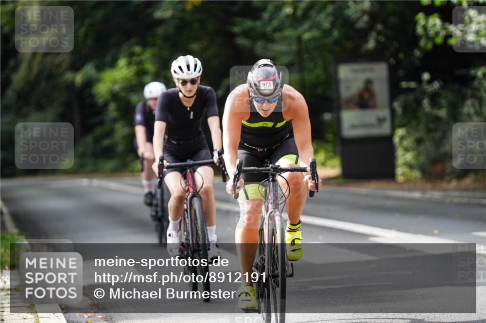 14.09.2025 - Stadtparktriathlon Michael Burmester http://msf.ph/oto/8912191 14.09.2025 11:28:53 Radfahren 938, 973, 982, 984, 989, 1018 meine-sportfotos.de