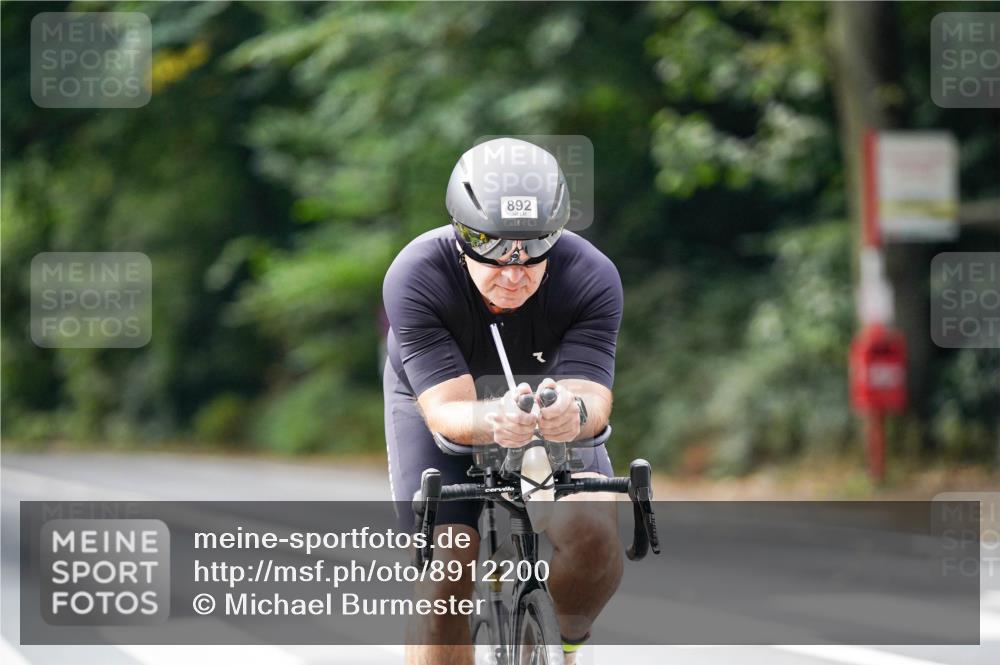 14.09.2025 - Stadtparktriathlon Michael Burmester http://msf.ph/oto/8912200 14.09.2025 11:29:42 Radfahren 873, 892 meine-sportfotos.de