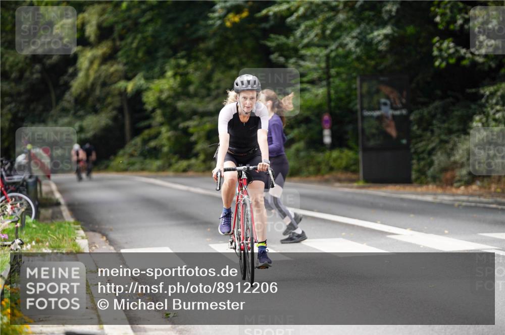 14.09.2025 - Stadtparktriathlon Michael Burmester http://msf.ph/oto/8912206 14.09.2025 11:29:59 Radfahren 891, 949 meine-sportfotos.de