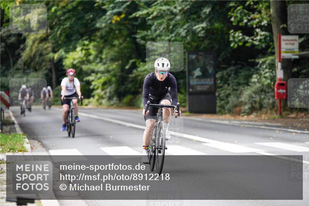 14.09.2025 - Stadtparktriathlon Michael Burmester http://msf.ph/oto/8912218 14.09.2025 11:30:25 Radfahren 927, 939, 963 meine-sportfotos.de