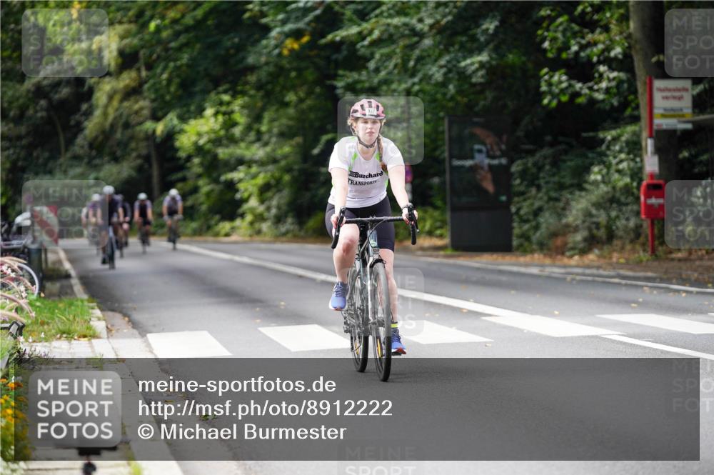 14.09.2025 - Stadtparktriathlon Michael Burmester http://msf.ph/oto/8912222 14.09.2025 11:30:27 Radfahren 822, 927, 960, 963 meine-sportfotos.de