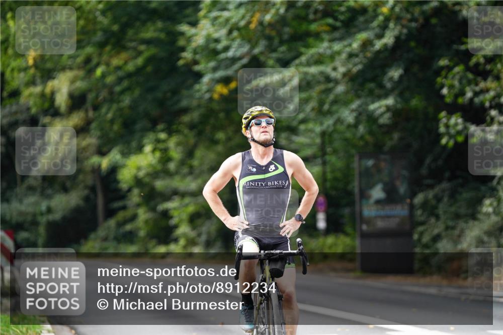 14.09.2025 - Stadtparktriathlon Michael Burmester http://msf.ph/oto/8912234 14.09.2025 11:30:39 Radfahren 822, 829, 850, 855, 952, 960, 1014 meine-sportfotos.de