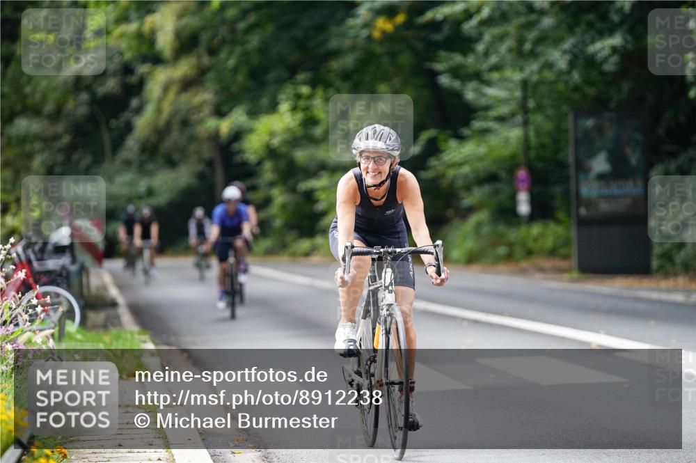 14.09.2025 - Stadtparktriathlon Michael Burmester http://msf.ph/oto/8912238 14.09.2025 11:30:52 Radfahren 882, 929, 945, 998 meine-sportfotos.de